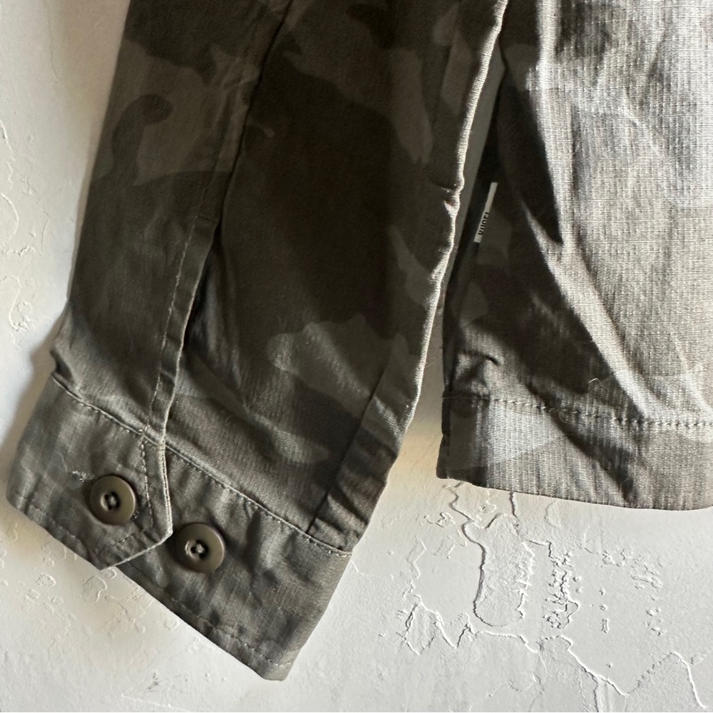 Vuori Women’s Ripstop Jacket Oregano Camo Size S Hiking and Outdoor Jacket - Picture 6 of 12